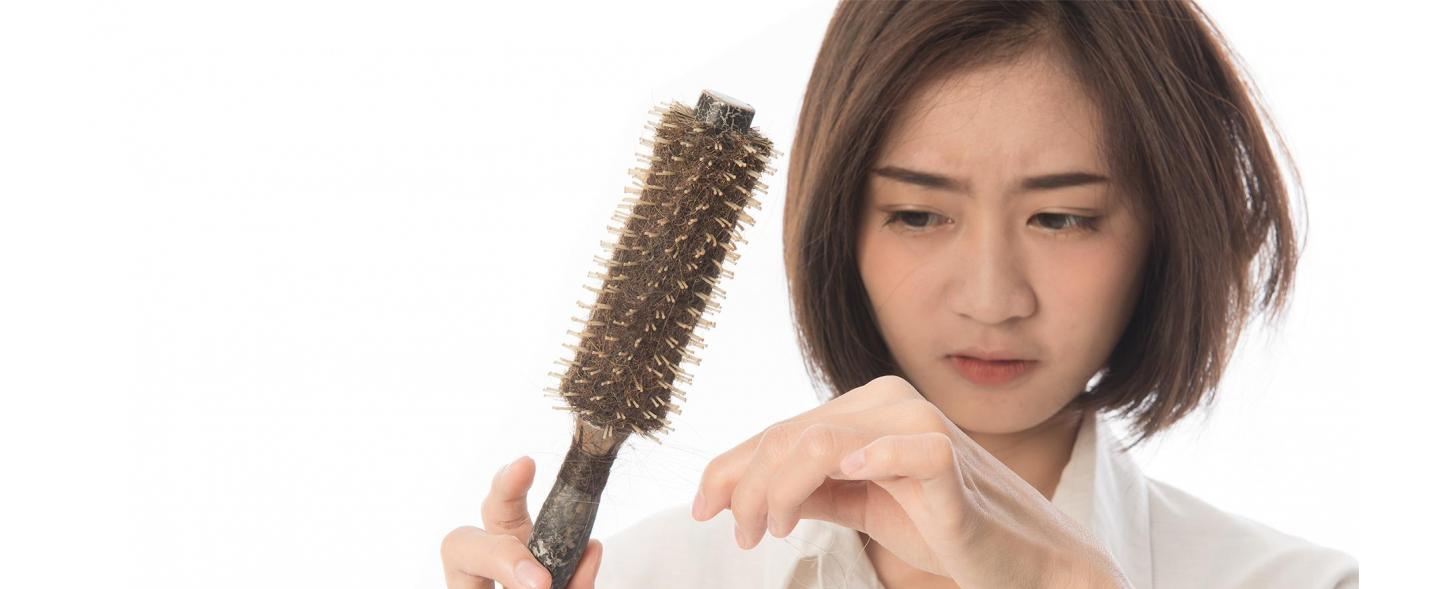 Cegah Sebelum Terlambat Penyebab Rambut Rontok Pada Wanita Karir